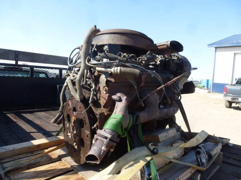 lot 6 image: Chevy 350 V 8 Engine