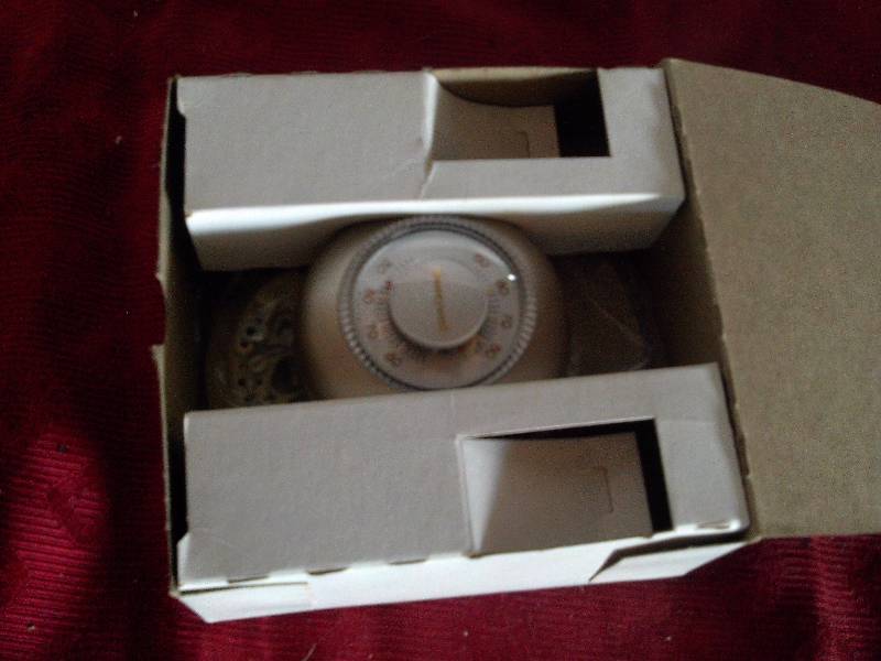 HONEY WELL  THERMOSTAT
