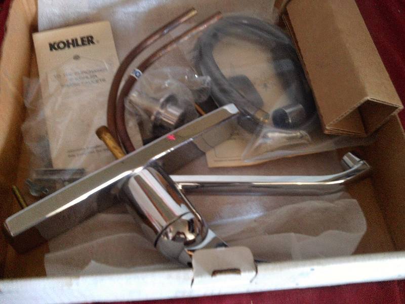DELTA 2 HANDLE LAUNDREY FAUCET