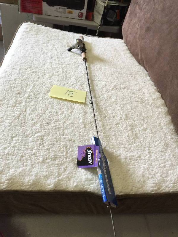 lot 31 image: Shakespeare Micro Spincast Combo - 46, Ultra Light