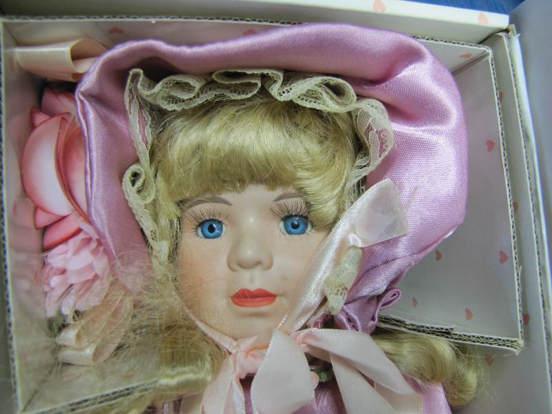 lot 9 image: 2 Porcelain Dolls in Boxes