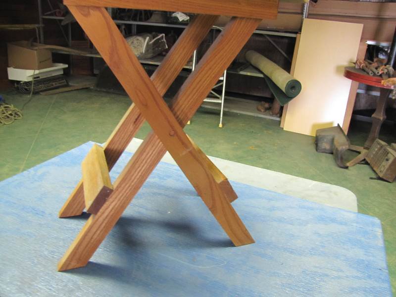 lot 18 image: Small Wood Folding Table