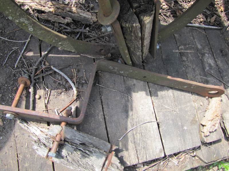 lot 31 image: Vintage BuckBoard Wagon Parts