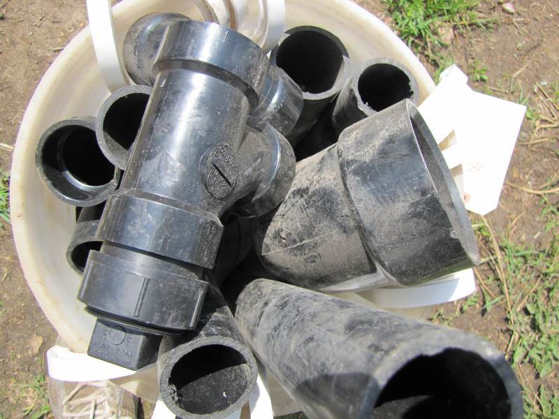 lot 32 image: Pail full of PVC Plumbing Fittings #1
