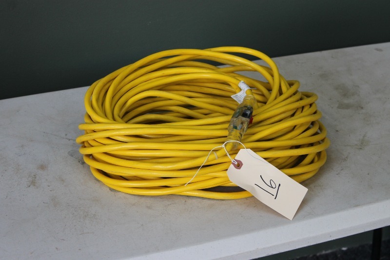 lot 16 image: 100 12 gauge extension cord