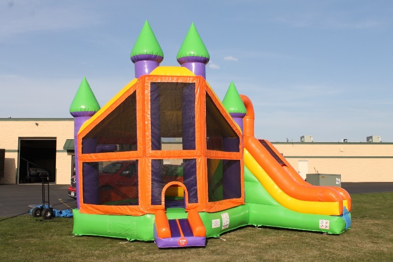lot 3 image: Deluxce Castle Combo