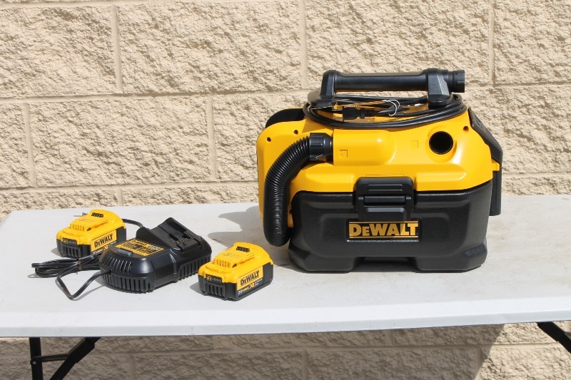 lot 52 image: Dewalt cordedcordless Shop Vac