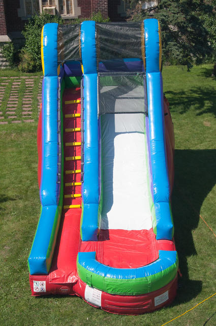 lot 5 image: 15 Retro WetDry Slide
