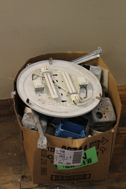 lot 104 image: Box of Stuff
