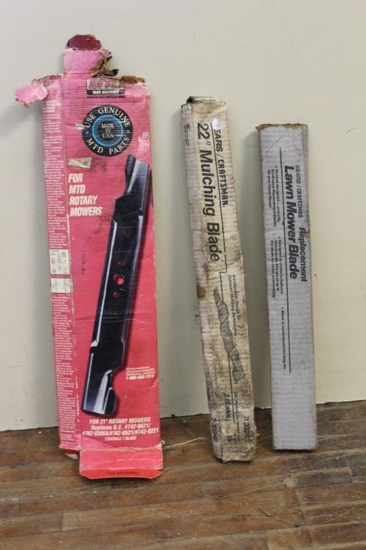 lot 114 image: Lawn Mower Blades