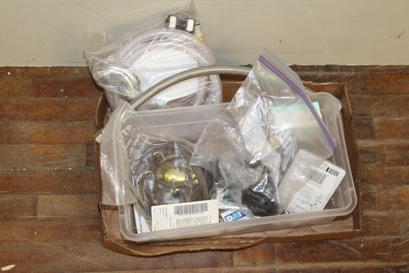 lot 116 image: Box of Hardwares