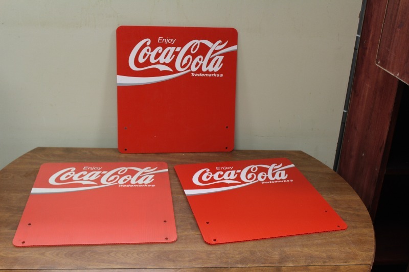 lot 68 image: Coca-Cola Retail Signs