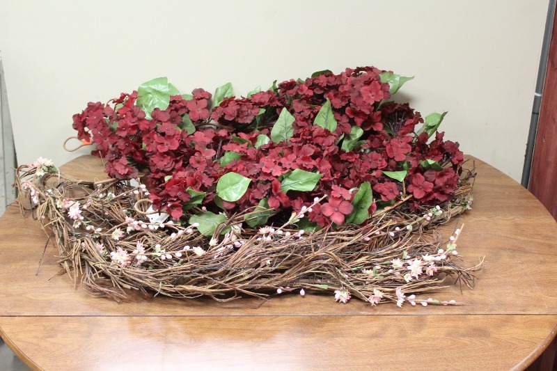 lot 87 image: Faux Foliage