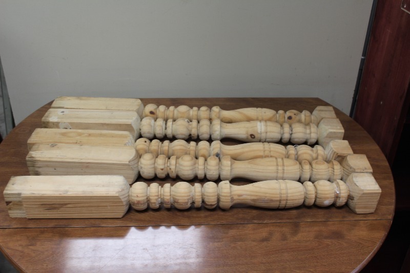 lot 136 image: Table Legs