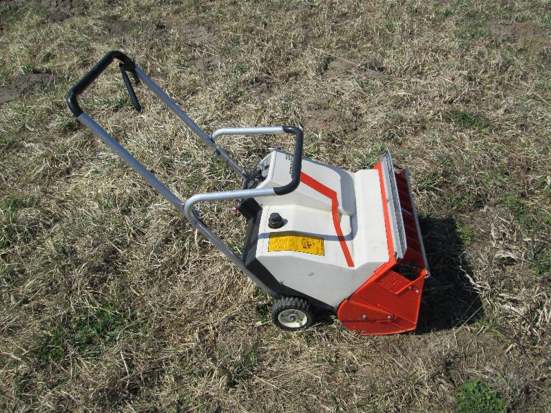 Snowbuster 220 Snow Thrower Electric Start.