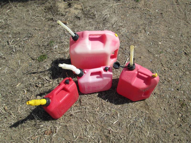 4 Gas Cans