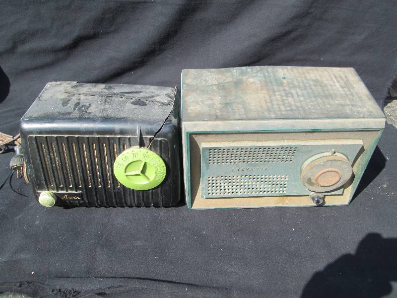 2 Vintage Tube Radio