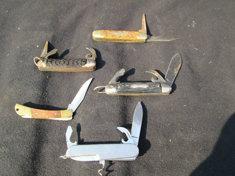 5 Pocket knifes