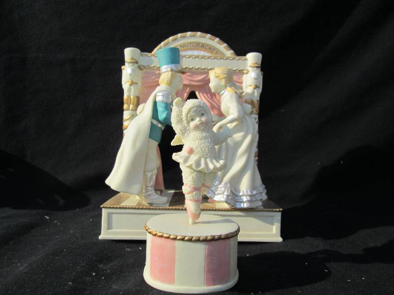Snowbabies dance of the sugar plum fairies.