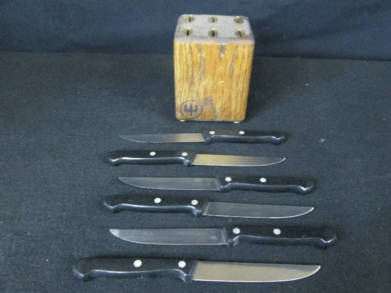 Wusthof Trident Steak Knifes and Block