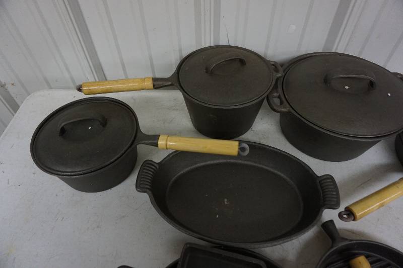lot 7 image: 13 PC Cast Iron Cookware Set