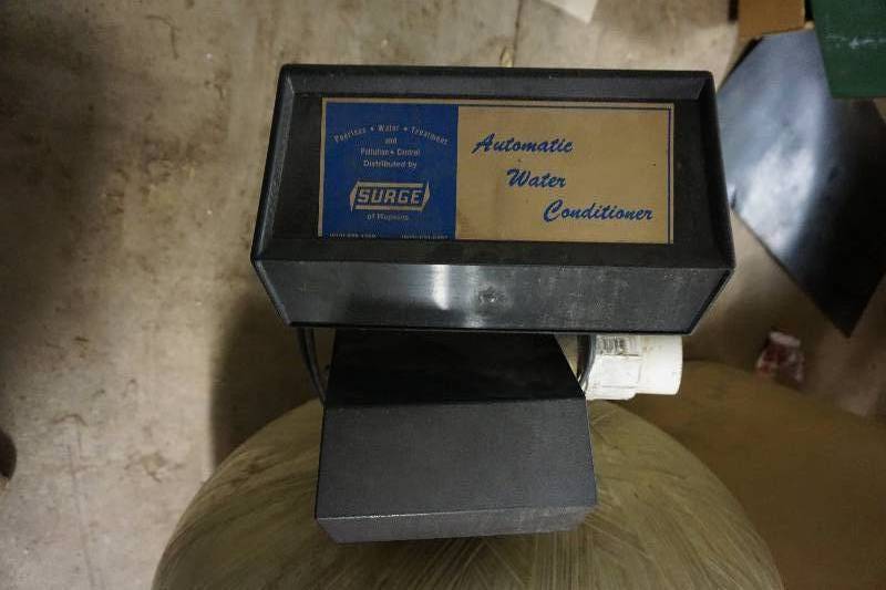 lot 31 image: Surge Automatic Conditioner Commercial Car Wash Water Softener