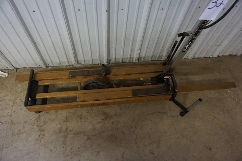 lot 32 image: Nordic Track Pro Cross Country Ski Exercise Machine