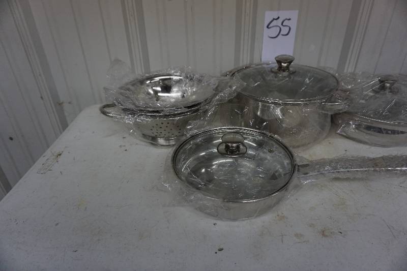 lot 55 image: Stainless Steel Cookware Set