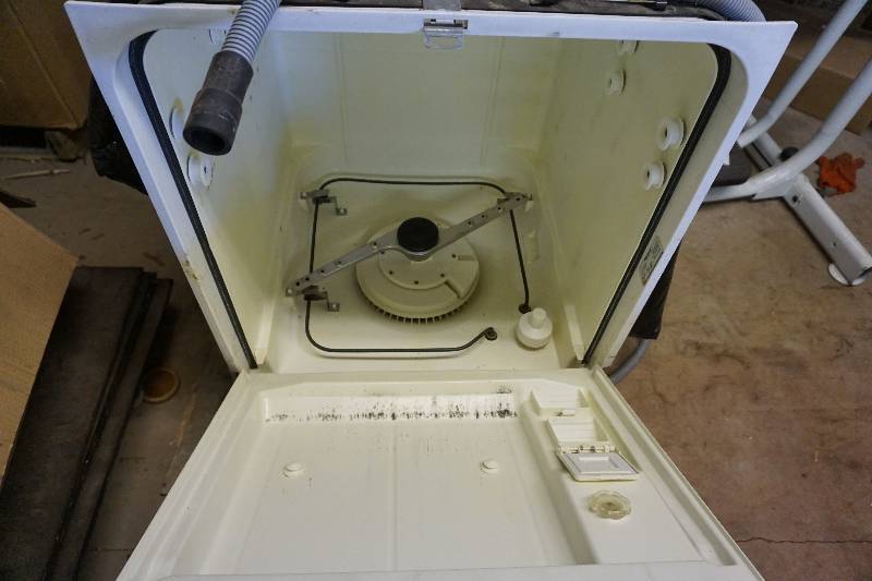 lot 146 image: Whirlpool Brand Kitchen Dishwasher Appliance