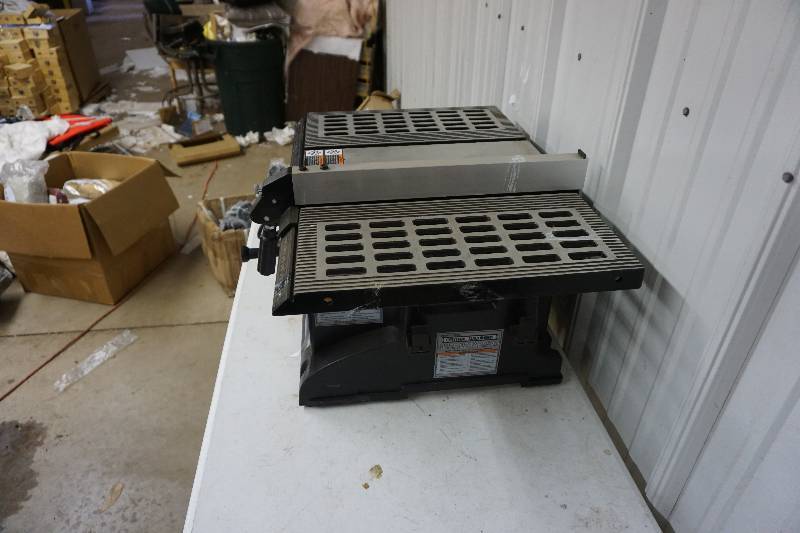 lot 151 image: Central Machine Model 97896 10 Table Saw