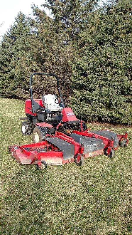 lot 4 image: Toro groundsmaster 455-D rotary mower