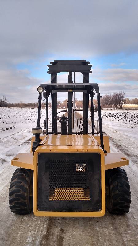 lot 7 image: 1999 CAT RC 60 Forklift