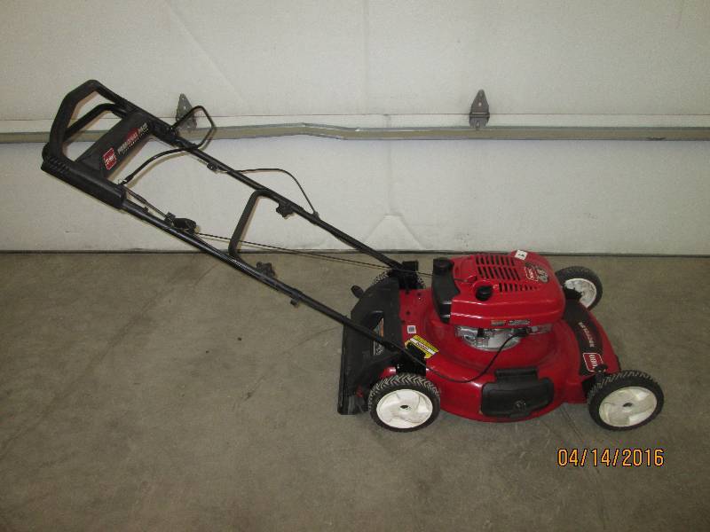 Toro 6 5hp Self Propelled Lawn Mower Le April Lawn Mowers More 2 K Bid