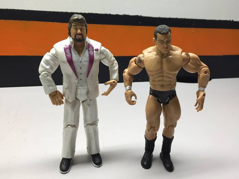 lot 5 image: UFC WRESTLER FIGURINES