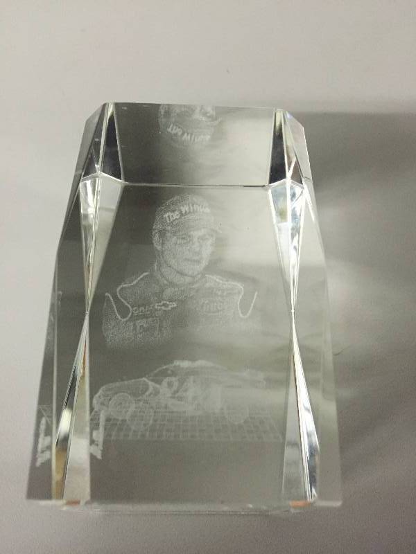 lot 46 image: JEFF GORDON CRYSTAL AND CAR TINS