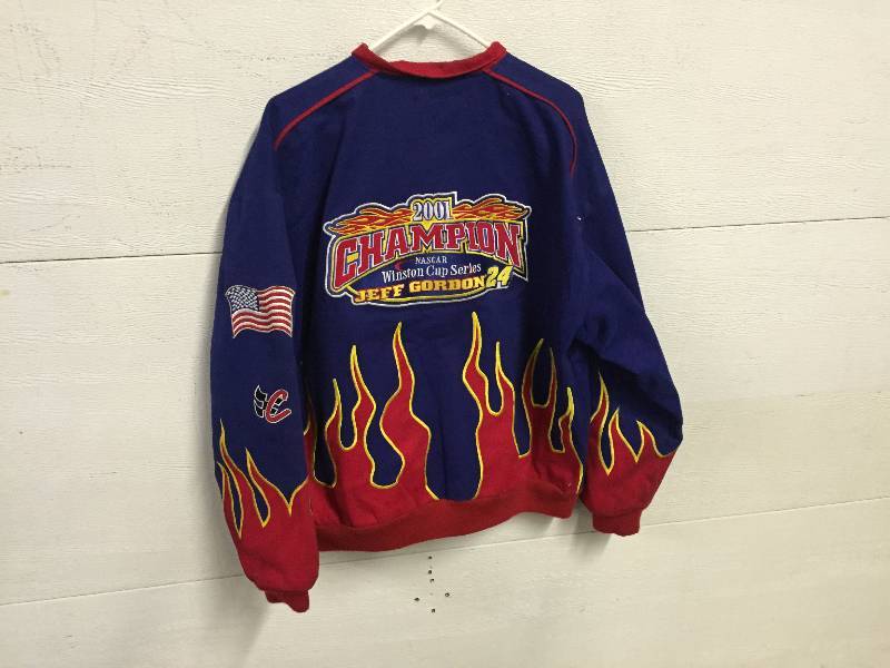 lot 52 image: DUPONT NASCAR JEFF GORDON COAT