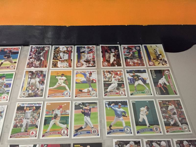 lot 67 image: HOCKEY, FOOTBALL, BASEBALL AND SUPER TRUCK COLLECTORS CARDS