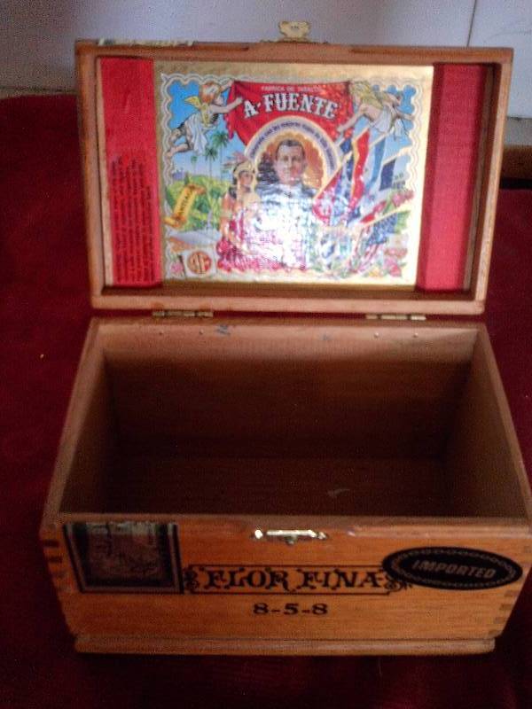 FUENTE WOOD CIGAR BOX