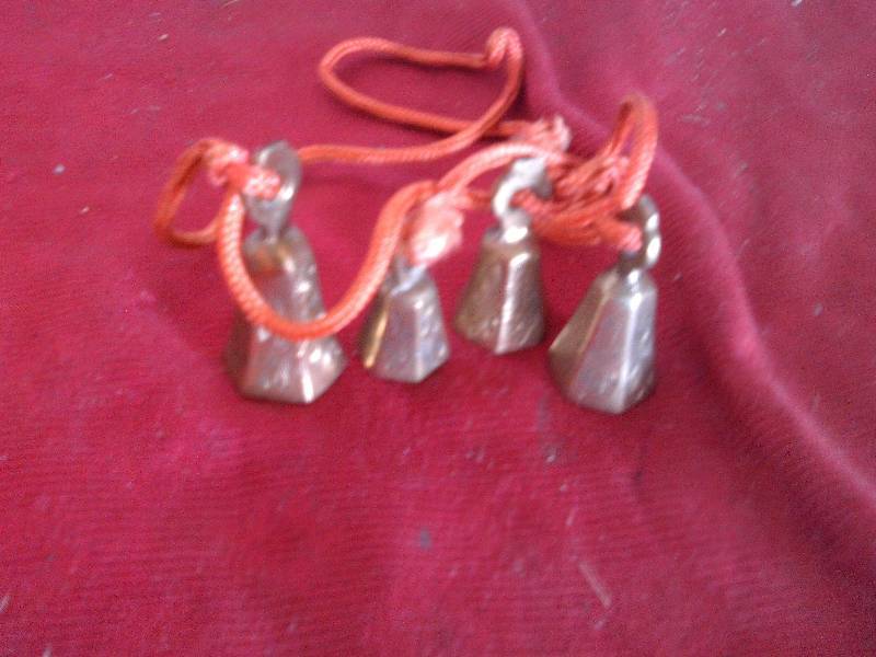 4 BRASS BELLS