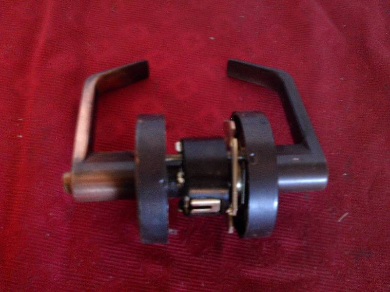 DOOR HANDLES AND MACHANISMS