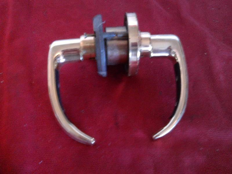 DOOR HANDLES AND MACHANISMS