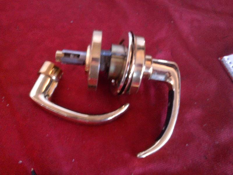 DOOR HANDLES AND MACHANISMS