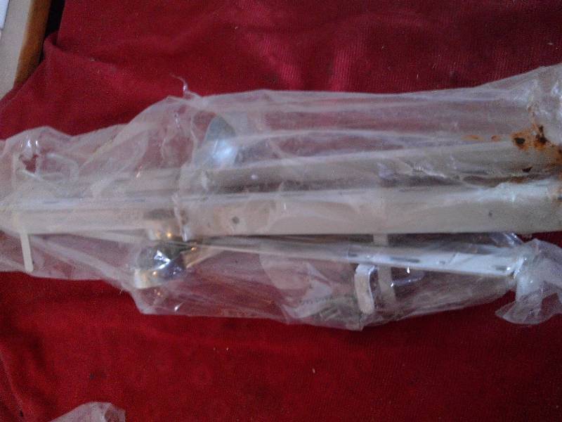 2 SET OF 2 MOUNTING BRACKETS