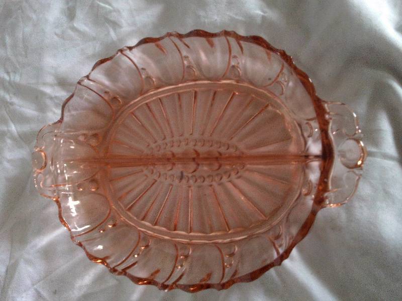 PINK DEPRESSION SPLIT RELISH TRAY