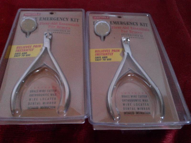 2 EMERGENCY BRACE KITS