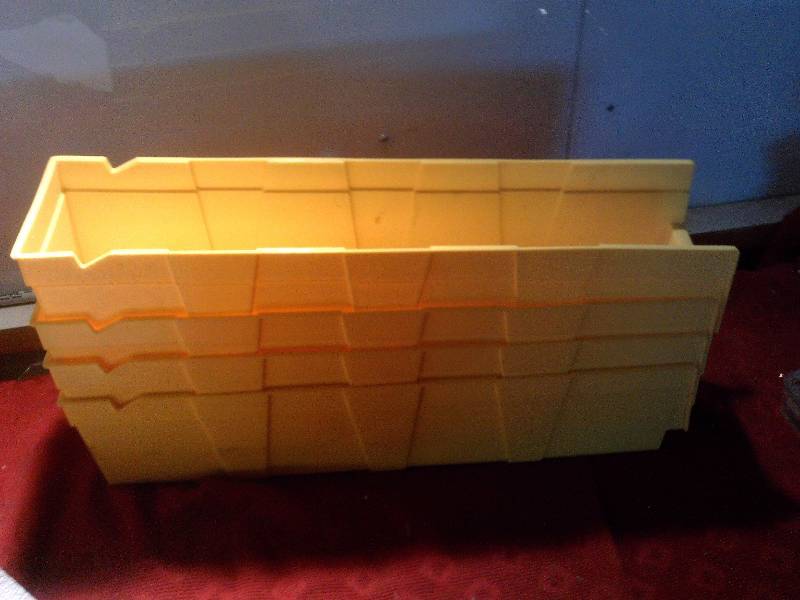 4 plastic parts bins