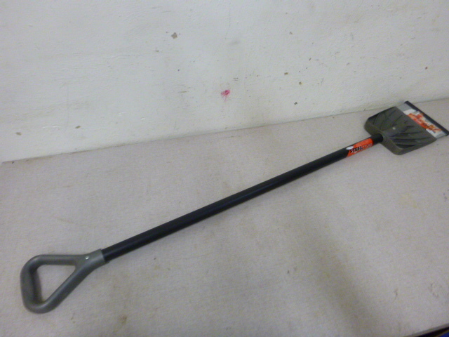 Suncast Steel Core Scraper
