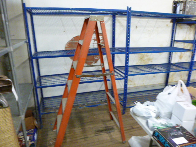 Fiberglass Step Ladder