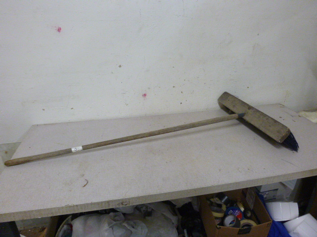 StreetBarn Broom
