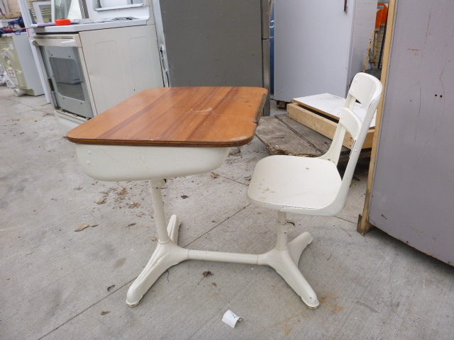 Classroom Style Desk